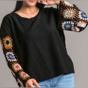 Umgee Black sweater/Colorful Crochet granny square Sleeves